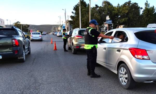 Se retiró de la vía pública a 74 conductores durante el fin de semana largo