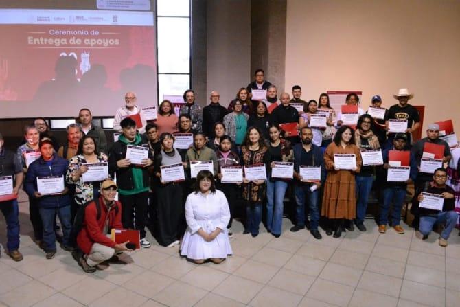 Reconocen a jóvenes destacados con Premio Estatal 2025