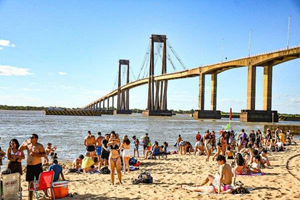 Imágenes: Finaliza el fin de semana largo y la vedette fueron las playas correntinas