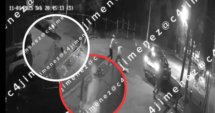 Jóvenes en Puebla inician pelea a golpes por discusión vial; uno de ellos pierde la vida al ser atacado con un machete