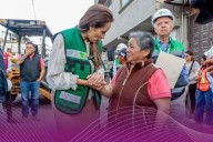 Erika Olea cumple compromisos con familias de Santiago Tilapa