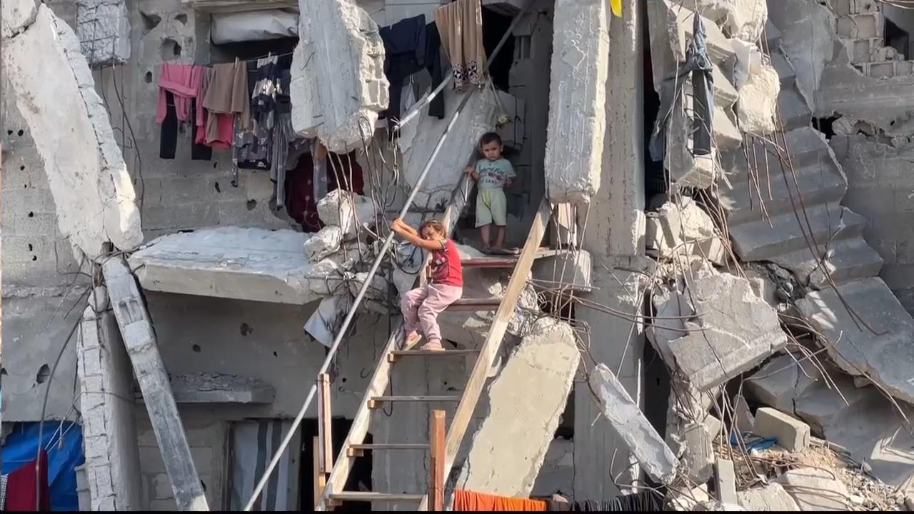 In Gaza, some choose their wrecked and damaged houses rather than displacement