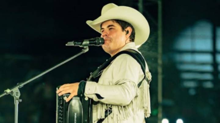 Alfredo Olivas desmiente con una foto rumores de ataque armado