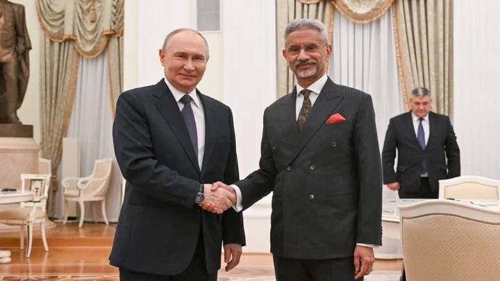 Jaishankar Calls On Putin In Moscow, Delivers PM Modi’s Greetings India News