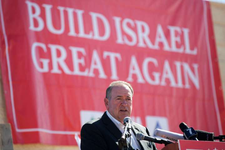 Mike Huckabee Held Secret Meeting With Traitor Who Sold US Secrets to Israel