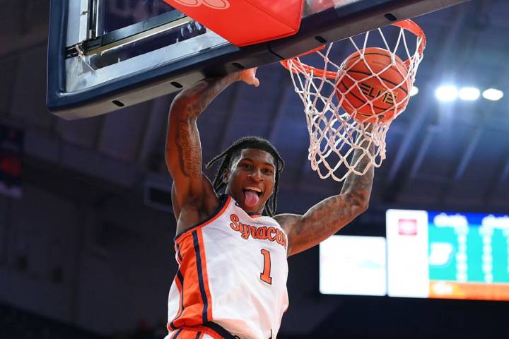 'Cuse cruises in regular season opener