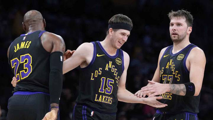Lakers highlight LeBron James-Luka Doncic fit with pass