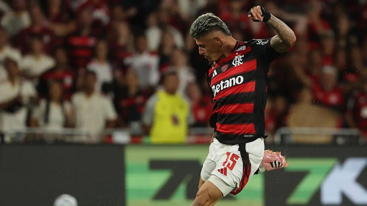 Jorge Carrascal sigue 'volando' en Flamengo: vea su gol contra Santos en el Brasileirao