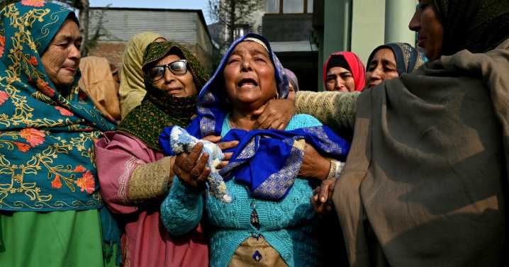 At least 9 killed and 32 injured in an explosion at Kashmir police station