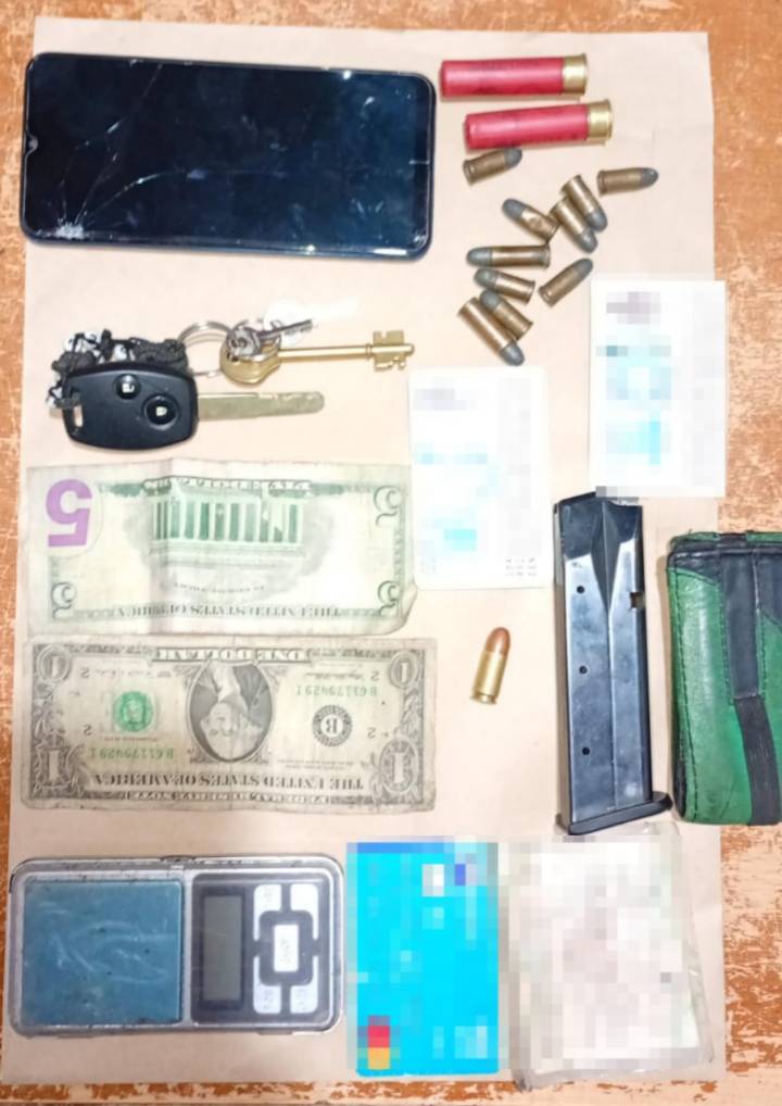 Investigaciones Complejas detuvo a dos hombres y secuestró cartuchos y otros elementos