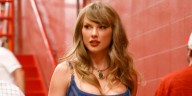 Why Fans Think Taylor Swift Is Filming an ‘Elizabeth Taylor’ Music Video in London | Elizabeth Taylor, Music, Taylor Swift, Video 