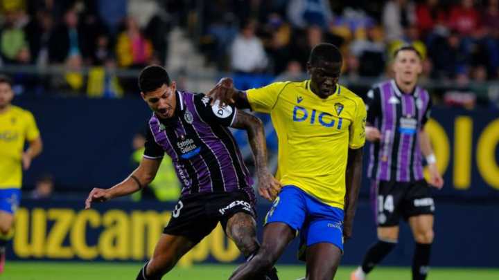 Cádiz y Valladolid empatan en su batalla por estar entre los seis primeros