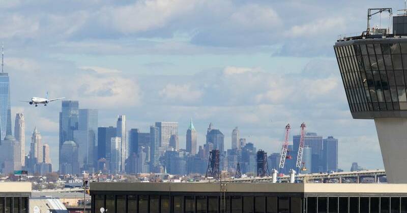 US flights slashed during government shutdown order