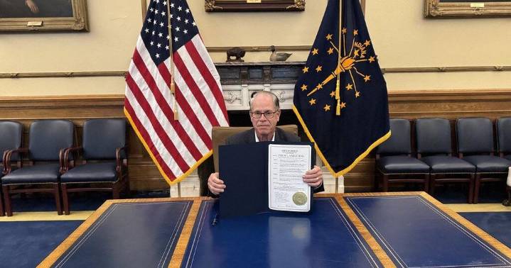 Governor urges Hoosiers to patronize Indiana's small businesses Saturday