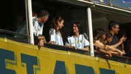La cantante Dua Lipa dijo presente en el Superclásico argentino entre Boca Juniors y River Plate