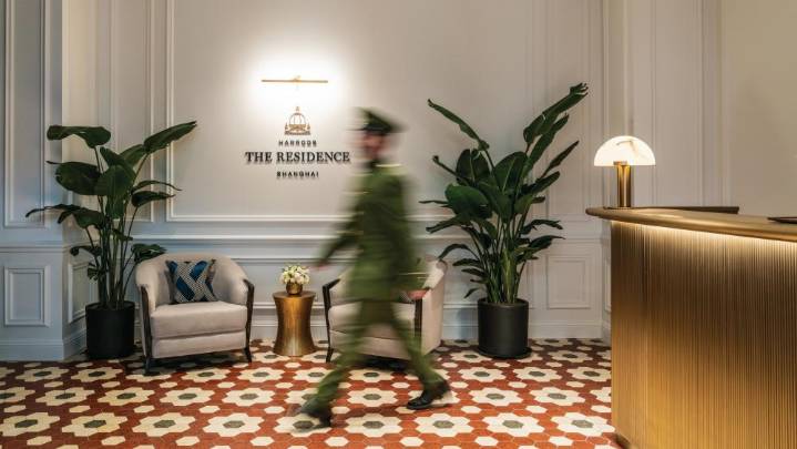 Harrods Retreats in China, Closes Members' Club and Tea Rooms in Shanghai