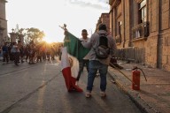 Cientos marchan en Uruapan para exigir justicia por asesinato del alcalde Carlos Manzo