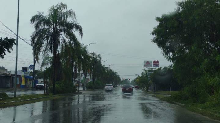 Pegan lluvias a Chetumal con descargas eléctricas