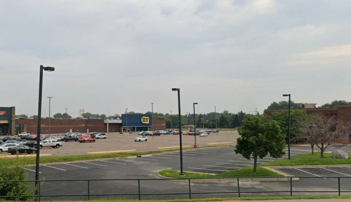 Man and woman found shot dead in vehicle parked at Roseville mall