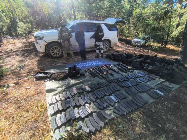 Detienen a sujeto en posesión de arsenal en Guachochi