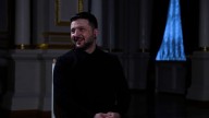 El palacio presidencial de Ucrania se queda sin luz durante entrevista con Zelensky
