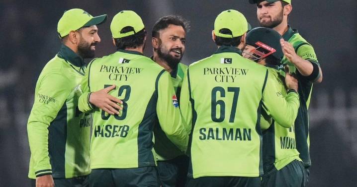 Pakistan fined 20% of match fee for slow over-rate against Sri Lanka in 1st ODI