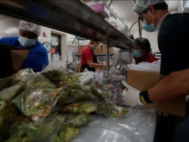 Comida gratis en California: cómo recibir asistencia social y a qué organización acudir