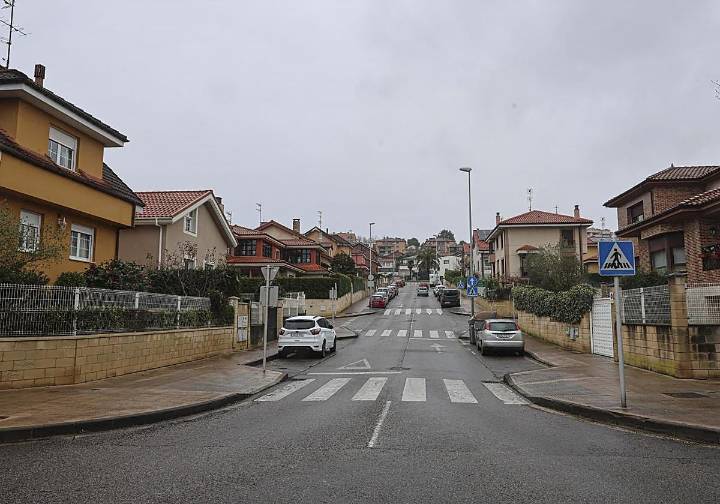 Asaltan más de una veintena de coches en Avilés de madrugada