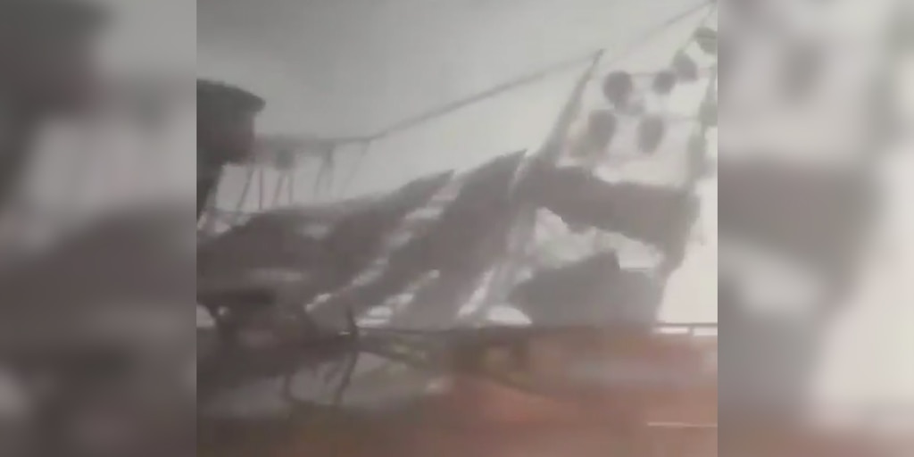 Una fuerte tormenta destruyó un escenario en San Nicolás: el momento del colapso de la estructura