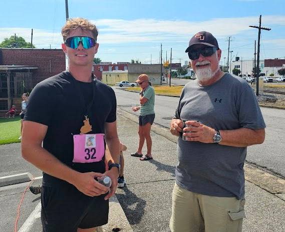 Grandfather and grandson from Gadsden headed to Antarctica for Thanksgiving