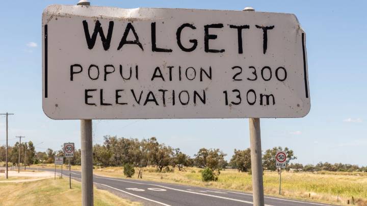 NSW Police Minister and state's top cop visit Walgett following plea from mayor
