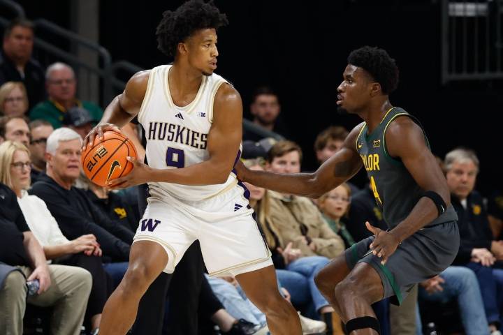 Deadspin | Washington's Wesley Yates III brings hot hand into game vs. Southern