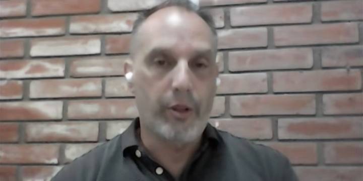 Cómo fortalecer los controles a los conductores de micros en los viajes de egresados