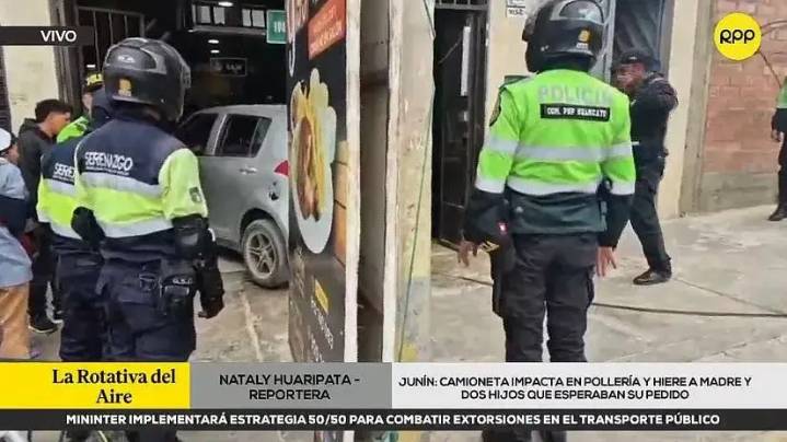Madre y sus dos hijos fueron embestidos por automóvil que se estrelló contra una pollería en Huancayo