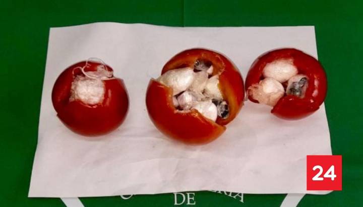 Mujeres fueron sorprendidas ingresando tomates rellenos con drogas a la cárcel