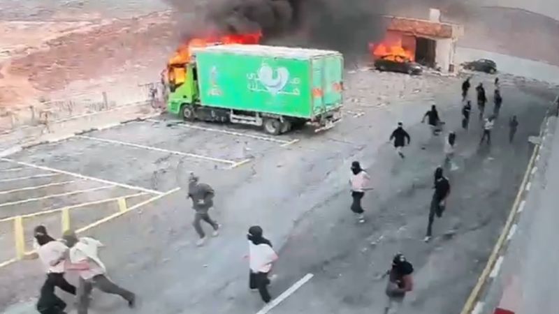 Video muestra un ataque de colonos israelíes en zona agrícola de la Ribera Occidental