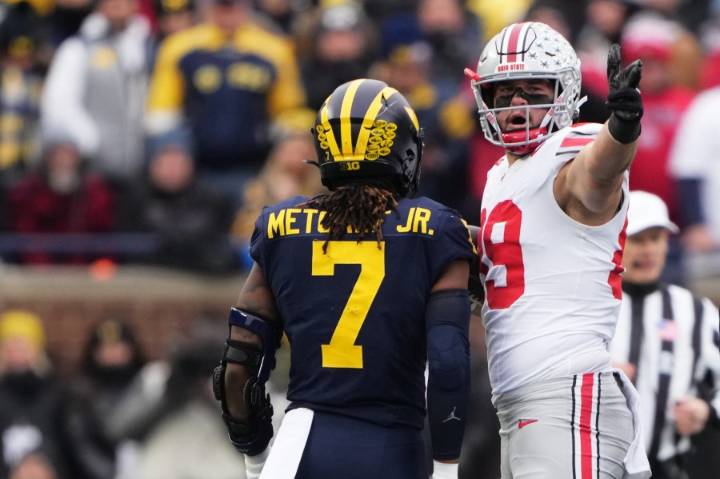 No. 1 Ohio State beats No. 15 Michigan 27-9, sets up game with No. 2 Indiana for B10 title