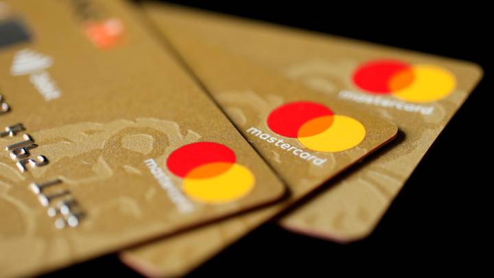 Visa, Mastercard reach new swipe fee settlement with merchants