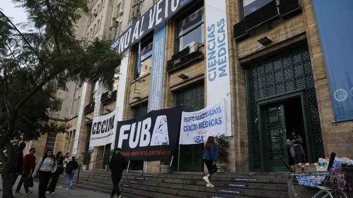 Investigan la muerte de un estudiante tras caer al vacío en la Facultad de Medicina