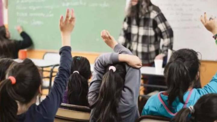 Confirman el piso de 190 días de clases en 2026 y anuncian mayor control de las horas escolares