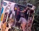 Mini bus overturns near Sullia; several passengers sustain minor injuries