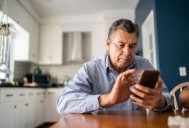 Hablar varios idiomas ralentiza el envejecimiento y protege la mente, revela un nuevo estudio internacional