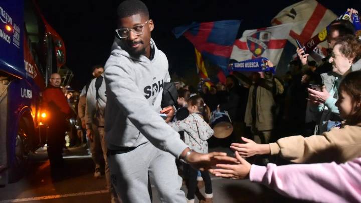 Así ha despedido la afición a la SD Huesca