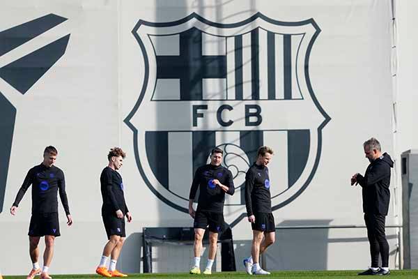 Chelsea y Barcelona se miden en un duelo decisivo de Champions