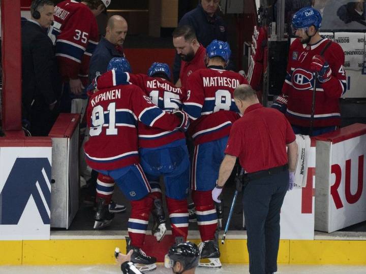 Canadiens' Alex Newhook and Kaiden Guhle sidelined after surgeries