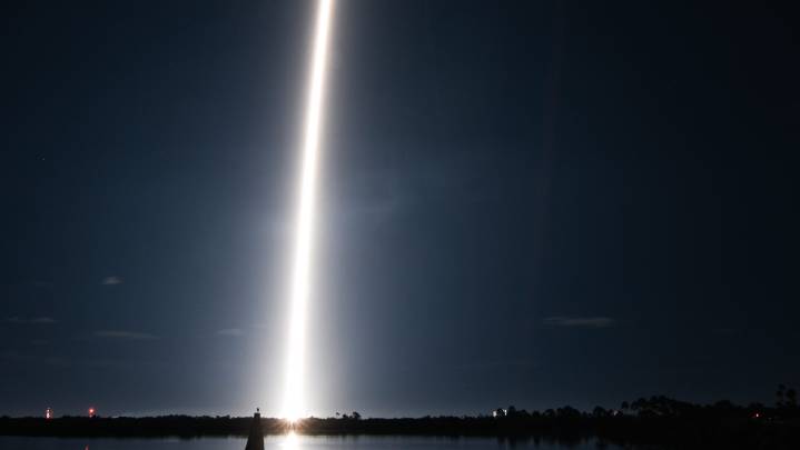 Go, SpaceX. What time is liftoff for 100th Florida rocket launch?