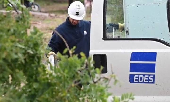 Batalla legal entre EDES y el municipio por la luz de villas y asentamientos