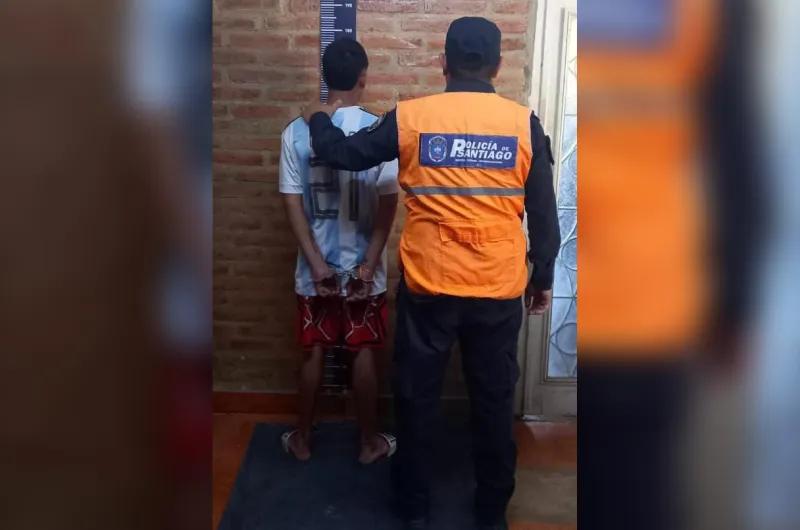 Detienen a un joven por robarle $200.000 a una pensionada mientras esperaba el colectivo