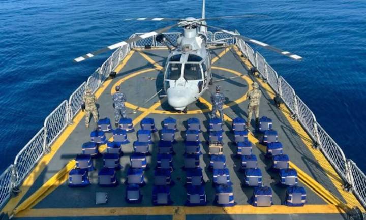 Marina asegura 2.5 toneladas de cocaína en Michoacán