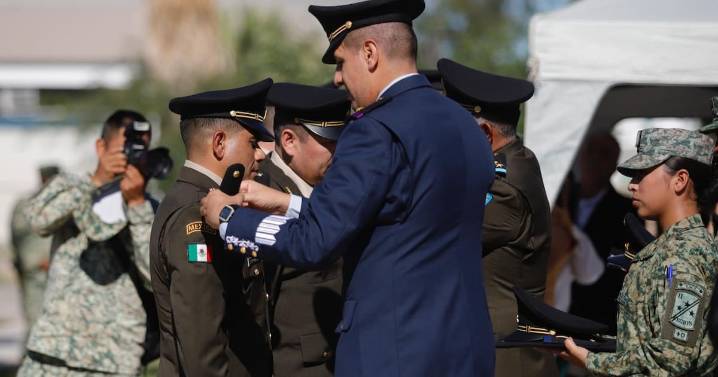 Realizan ceremonia de ascenso a 10 militares en Cuartel Militar